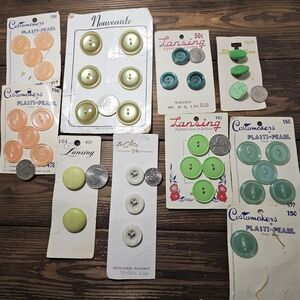 Vintage Button Lot Lansing Costumers Plasti Pearl Le Chic Sewing Craft Buttons